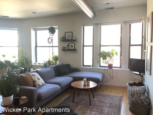 Building Photo - 1250 N Damen Ave