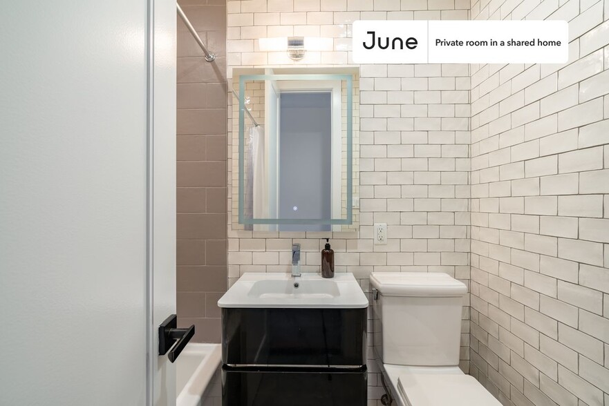 Building Photo - Room in Shared 3 bed/1 bath home in Central Harlem