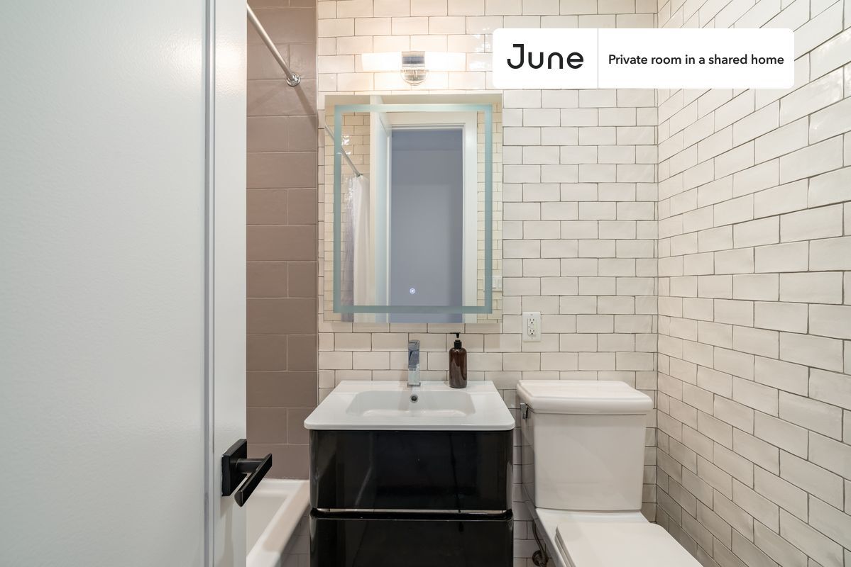 Building Photo - Room in Shared 3 bed/1 bath home in Central Harlem
