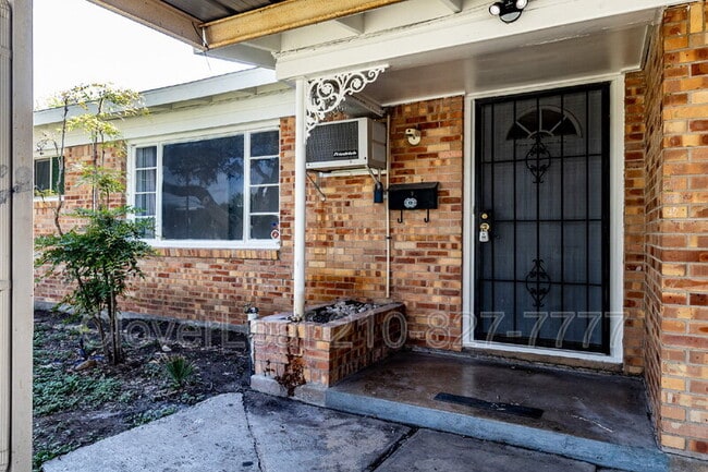 Building Photo - 206 Williamsburg Pl