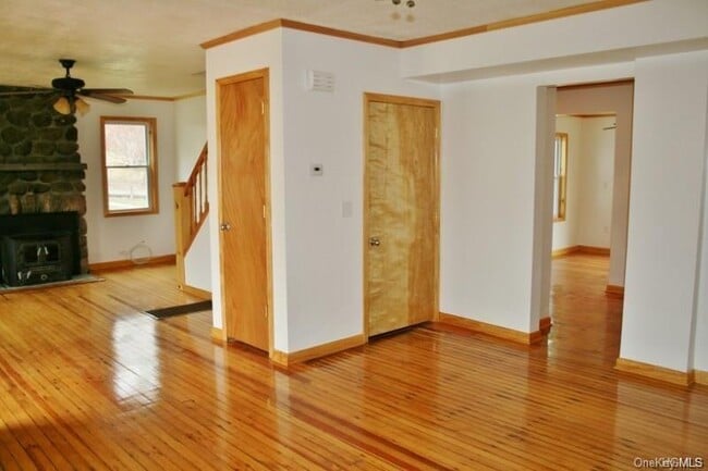 Building Photo - 16 Lake Ave