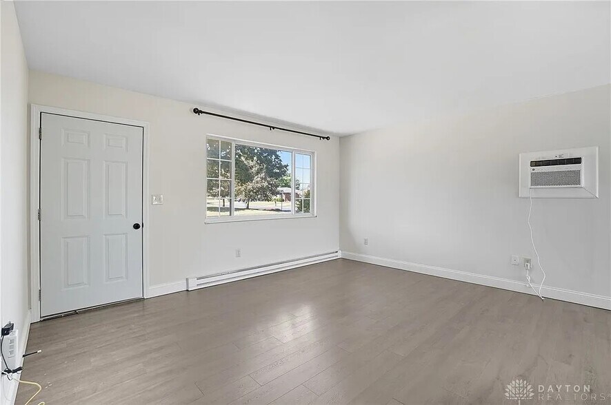 Building Photo - 2411 New Castle Dr