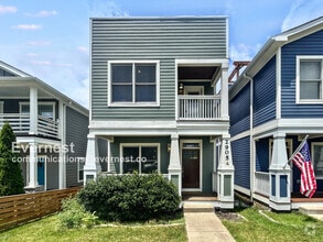 Building Photo - 2905a Davis Ave