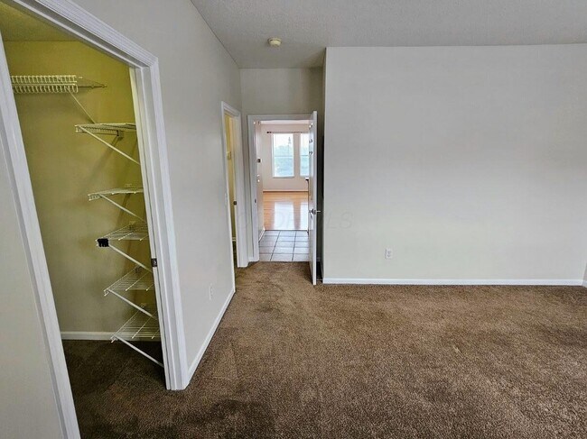 Building Photo - 120 E Mound St