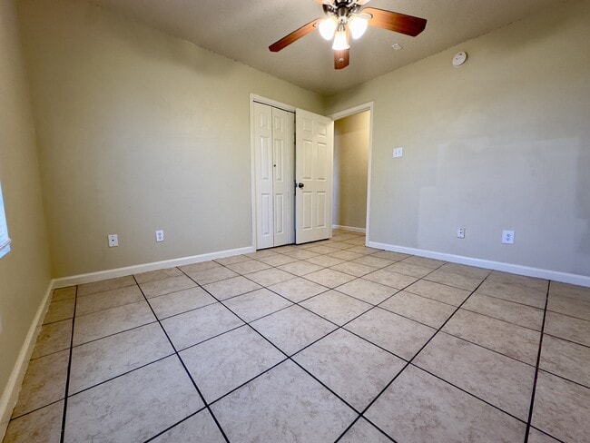 Building Photo - 1736 Flood St