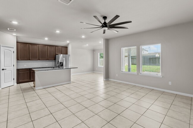 Building Photo - 2218 Levant Ln