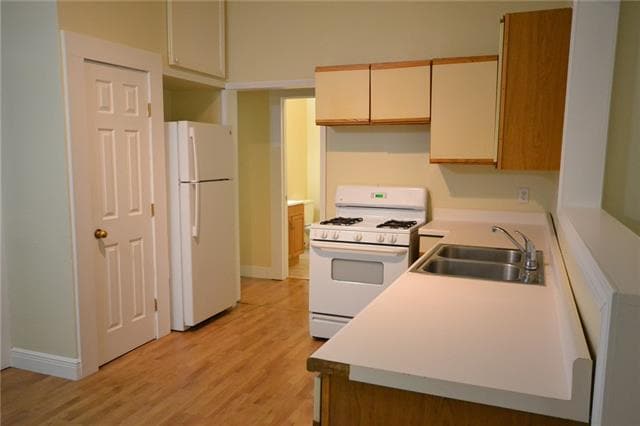 Building Photo - 15639 River Rd