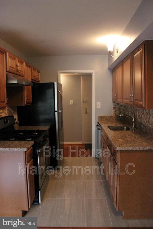 Building Photo - 2316 Freetown Ct