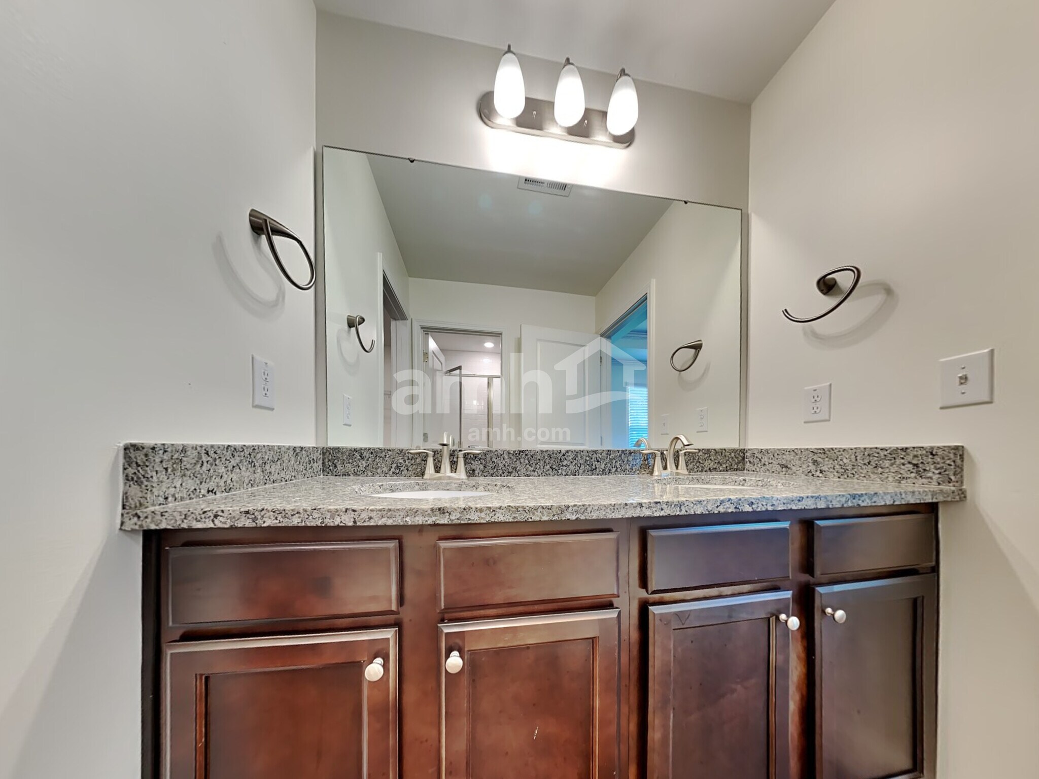 Building Photo - 288 Bering Ln