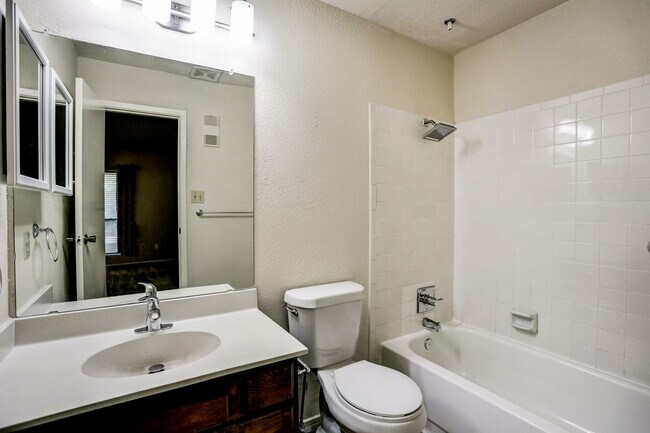 Building Photo - 1881 Bering Dr