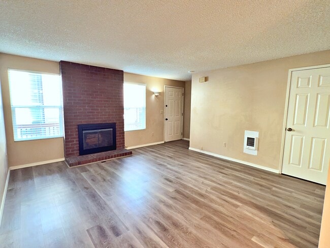 Building Photo - 3610 S Kelly Ave