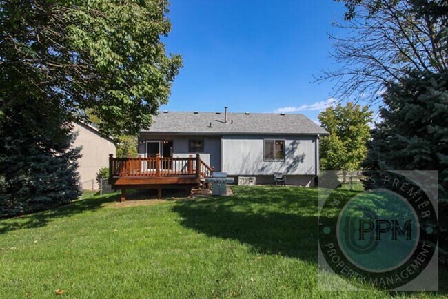 Building Photo - Cul-de-Sac Comfort! 3-Bed Omaha Home with ...