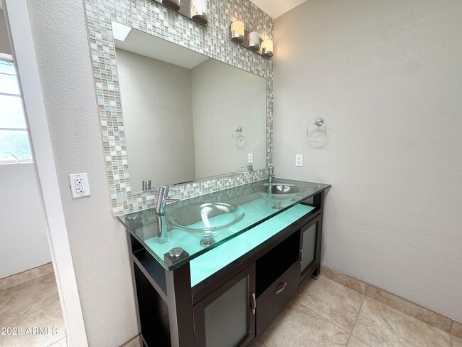 Building Photo - 7413 E Roosevelt St