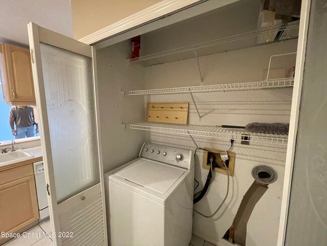 Building Photo - 1425 Malibu Cir NE