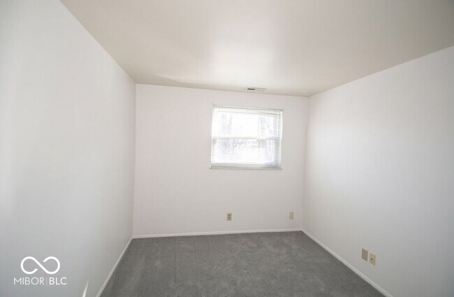 Building Photo - 8636 E Edgewood Ave