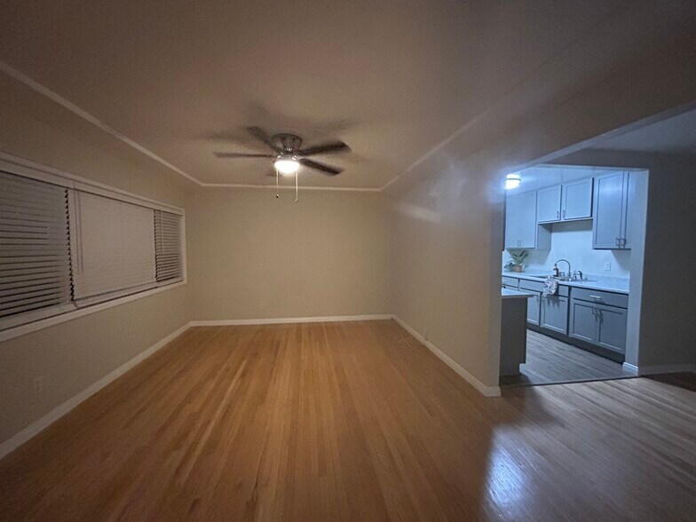 Building Photo - 5525 Bolivar St