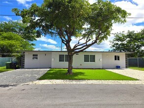 Building Photo - 716 NW 14th Way