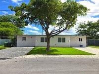 Building Photo - 716 NW 14th Way