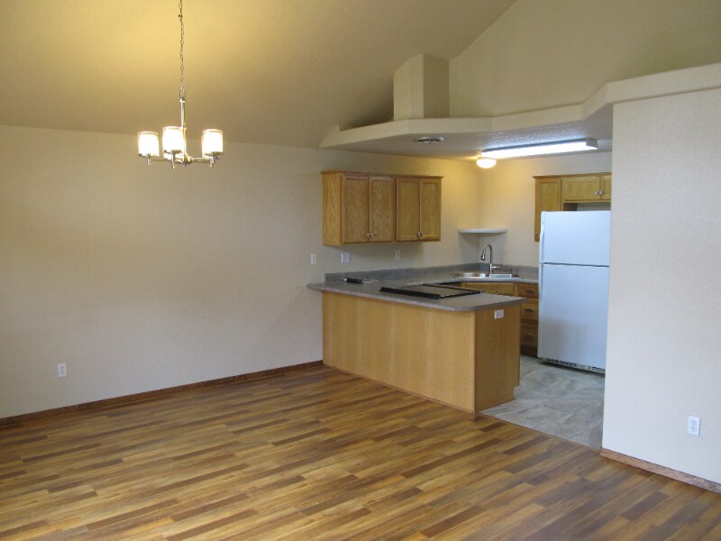 Building Photo - 1660 NE Foothill Blvd