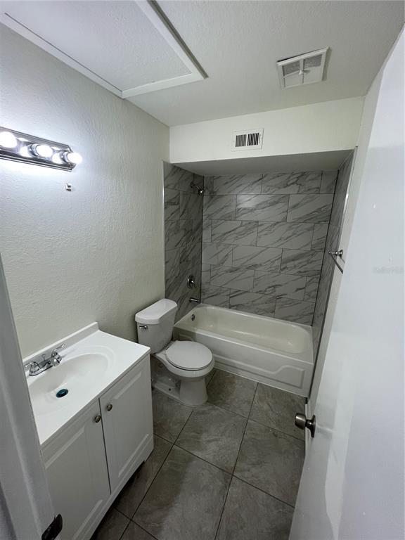 Building Photo - 4200 Thornbriar Ln