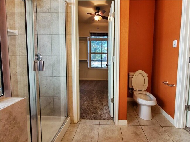 Building Photo - 405 S Brook Dr