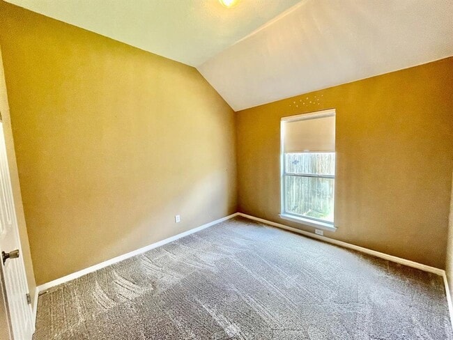 Building Photo - 902 Cashew Ln