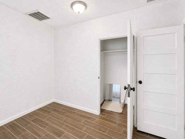 Building Photo - 5915 W Palmaire Ave