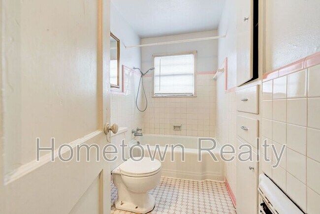 Building Photo - 432 Babb Dr