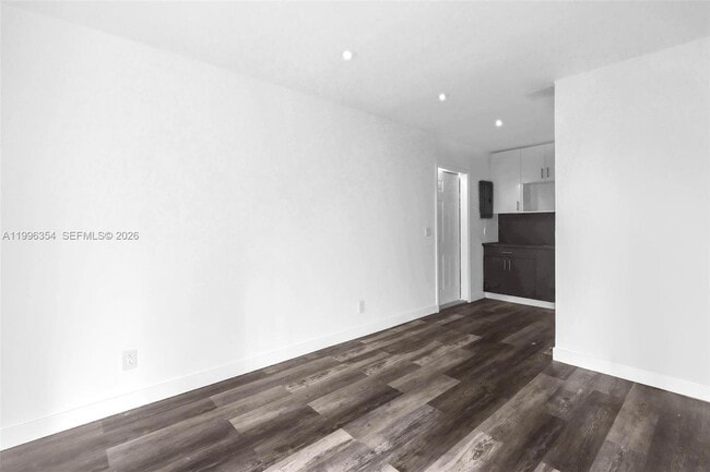 Building Photo - 6640 Evergreen Dr