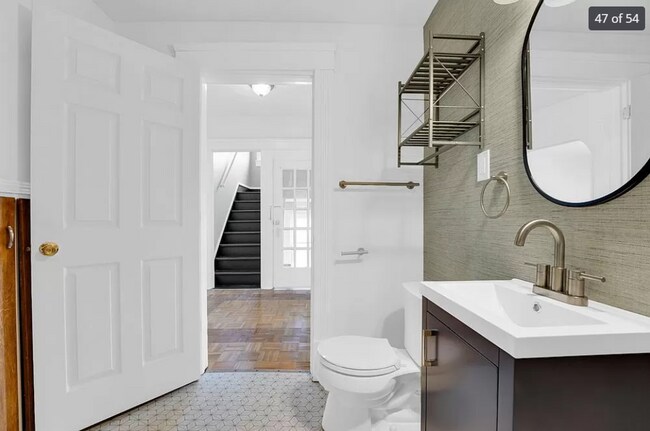 Building Photo - Renovated - 3 Bedroom Duplex