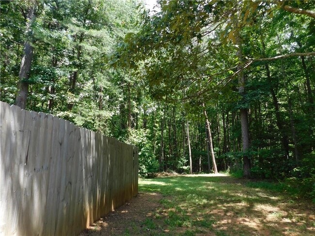 Building Photo - 576 Greenwood Park Way