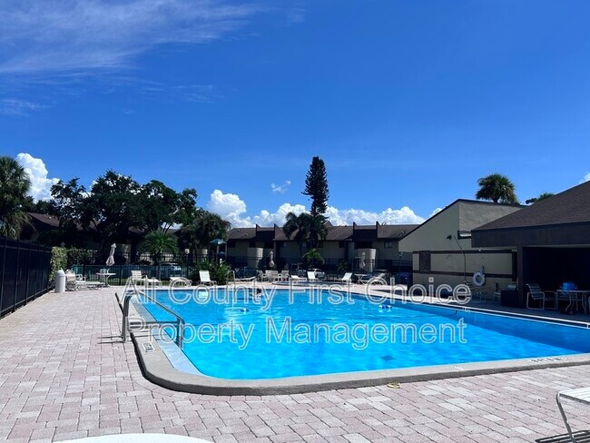 Building Photo - 760 S Village Dr