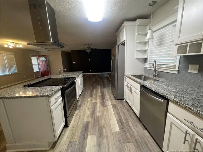 Building Photo - 7183 Largo Pl