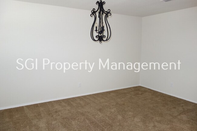 Building Photo - 824 Rivers Creek Ln