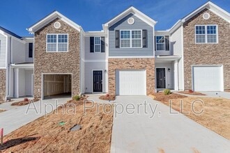 Building Photo - 30 Moorlyn Ln