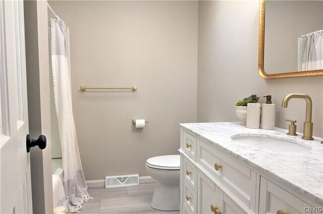 Building Photo - 4784 New Hope S