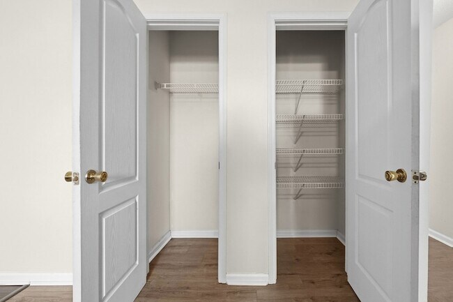 Building Photo - 1361 Jenny Ln