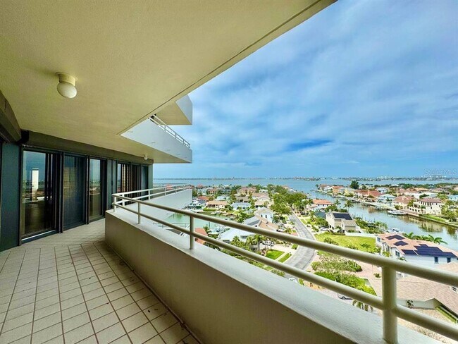 Building Photo - 5950 Pelican Bay Plaza S
