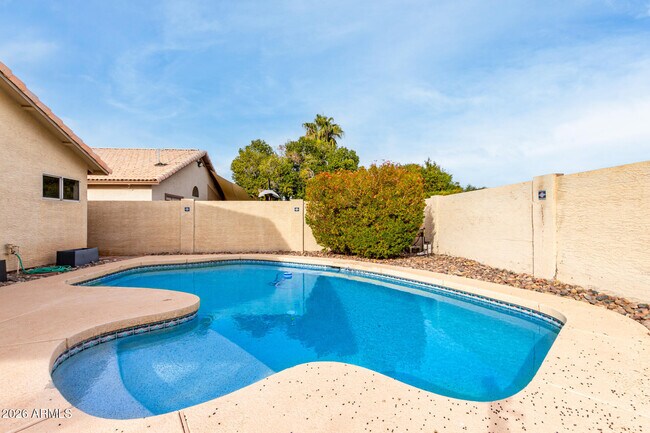 Building Photo - 491 N Ocotillo Ln