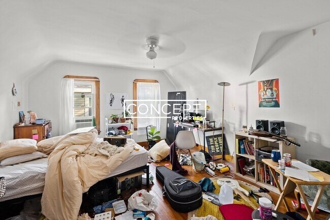 Building Photo - 15 Teele Ave