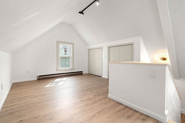 Building Photo - 107 Ellery St