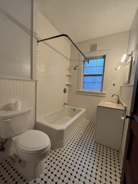 Building Photo - 38 Thayer St
