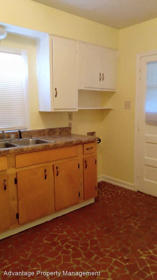 Building Photo - 2 br, 1 bath House - 3387 Radford Rd.