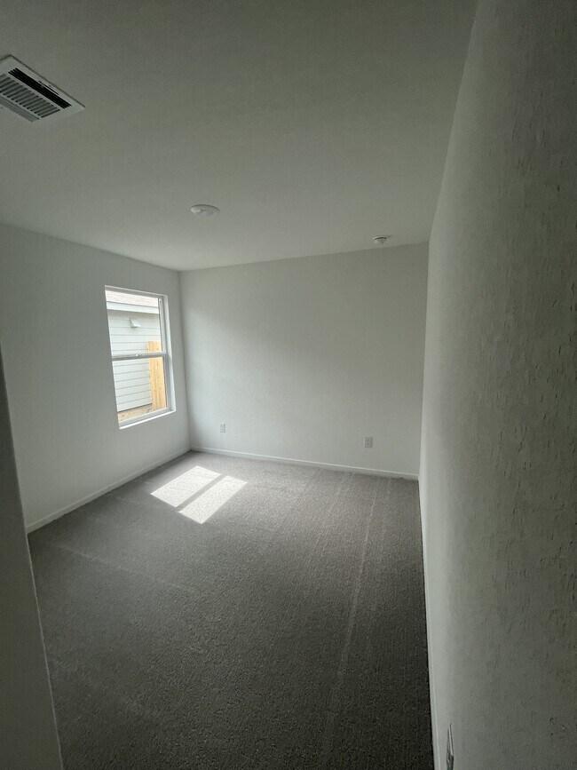 Building Photo - 5716 Alope Wy