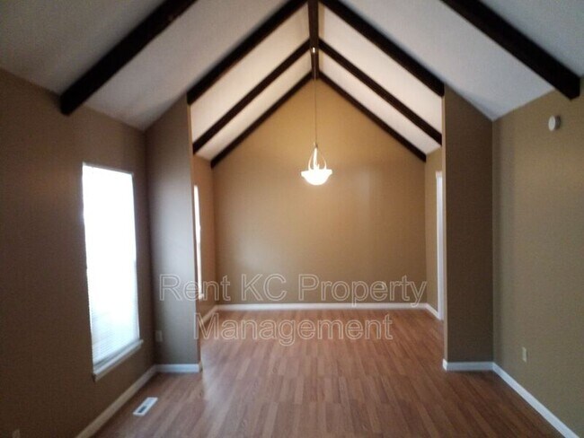 Building Photo - 10013 N Harrison Dr
