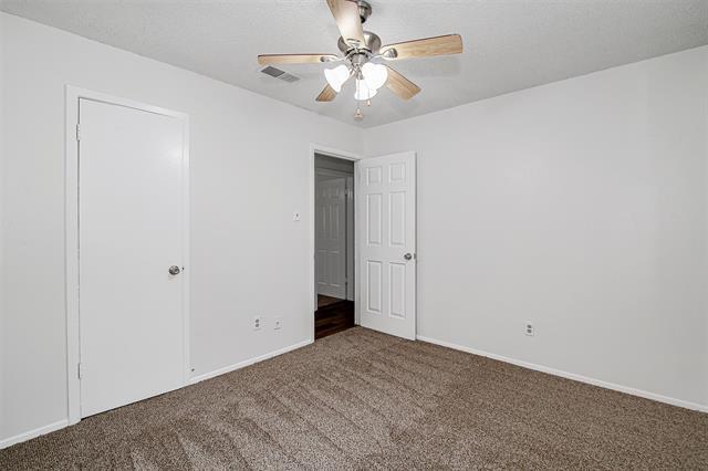 Building Photo - 207 Stefanie St