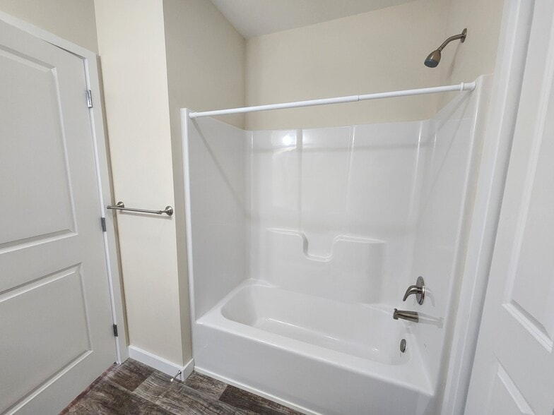 Building Photo - 73 Ivan Dr