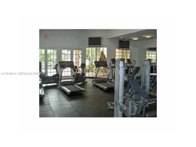 Building Photo - 2851 N Oakland Forest Dr