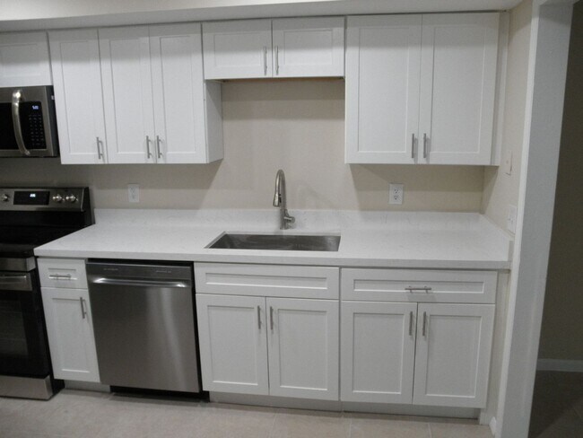 Building Photo - Fairview Villas