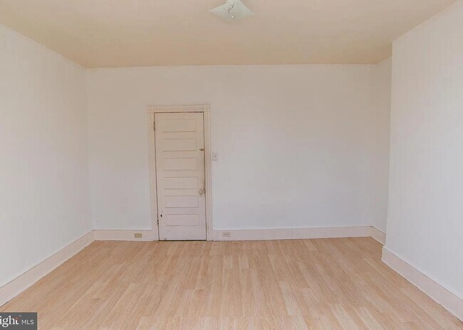 Building Photo - 5121 Willows Ave